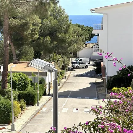 Lets Holidays House In Cala Salions Hébergement de vacances *
